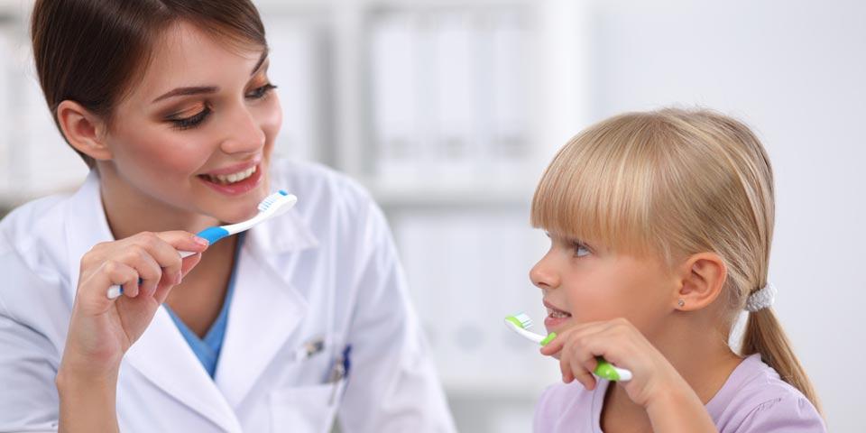 BARI. Visita  Odontoiatrica per  Bambini con fino a 4  sigillature a partire da Euro 19,00, dal Dr.  Nicola  Caporaso.