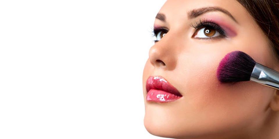 FOGGIA. Make up Viso con utilizzo di prodotti di  Icona Milano a soli Euro 5,90 a persona, da Gabrix Hair  &  Wellness.