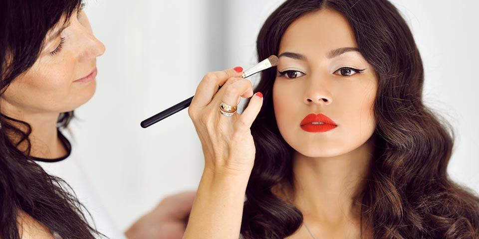FOGGIA. Make up Viso con utilizzo di prodotti di  Icona Milano a soli Euro 5,90 a persona, da Gabrix Hair  &  Wellness.
