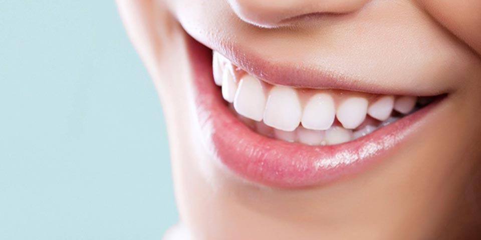 LECCE. Visita  Odontoiatrica con  Pulizia Denti e 1 trattamento a scelta a partire da Euro 15,00 a  persona, dal  Dott.  Natali Giorgio.