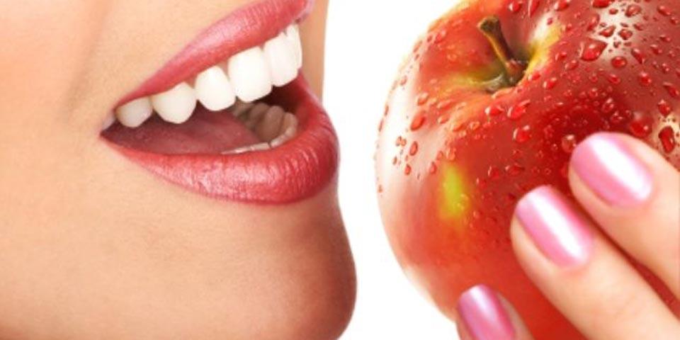 LECCE. Visita  Odontoiatrica con  Pulizia Denti e 1 trattamento a scelta a partire da Euro 15,00 a  persona, dal  Dott.  Natali Giorgio.