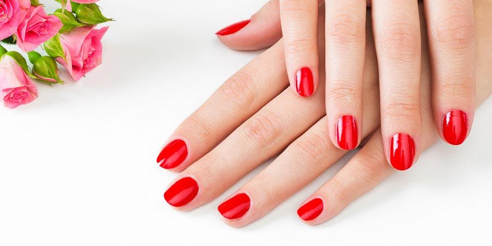 ANDRIA. 1 seduta di Manicure con  applicazione smalto e ceretta per baffetti e sopracciglia a soli Euro 12,90 a  persona, da Charme.