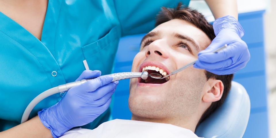 GIOVINAZZO. Visita  Odontoiatrica  con  igiene dentale e ablazione del tartaro a soli Euro 19,00 a  persona, dal  Dr. Vitantonio  Milillo.