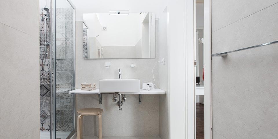 LECCE.1 Notte con Colazione con Vasca Idromassaggio a partire da Euro 39,90 a coppia, da Ada Suites.