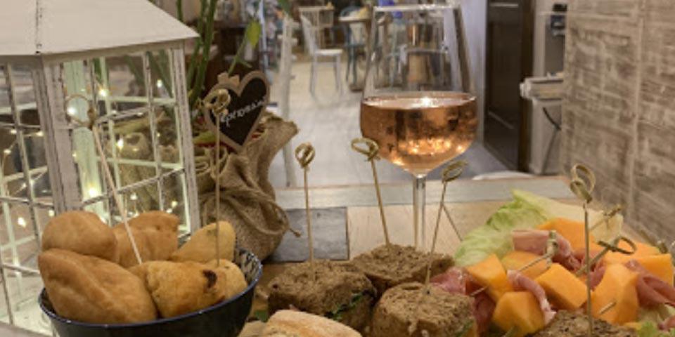 BISCEGLIE. Pranzo o cena valido tutti i giorni, anche la domenica a soli Euro 29,90 per due persone, da Prendi Luna.
