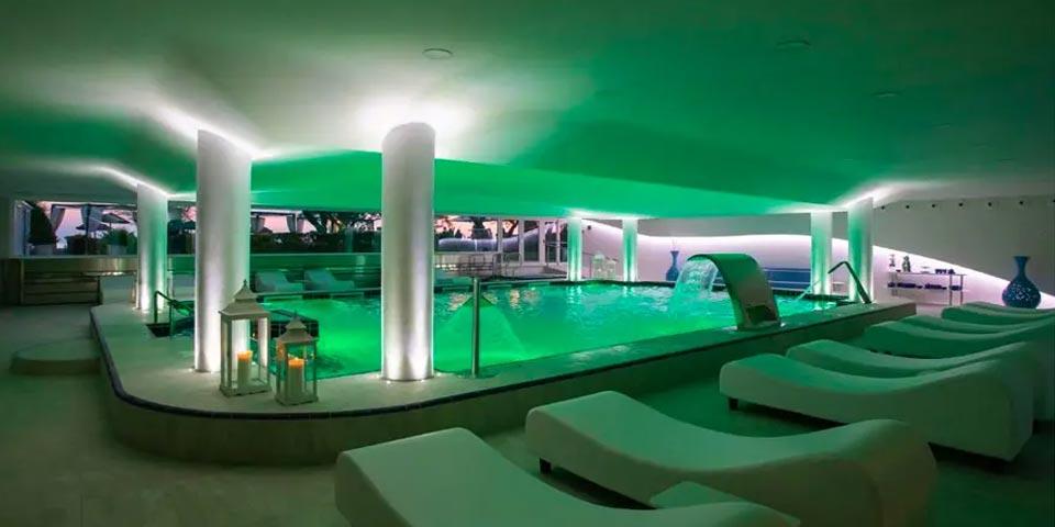 GALLIPOLI. Percorso Benessere di 90 minuti per 2 o 3 persone, a partire da Euro 59,00 a coppia, da Grand Hotel Costa Brada.