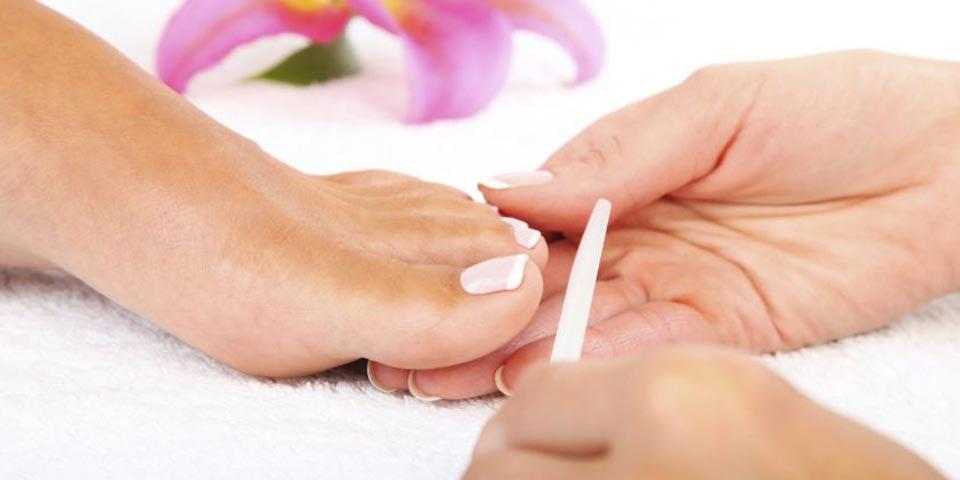 FOGGIA. 1 seduta  di Pedicure con  applicazione smalto a soli Euro 9,90 a persona,  da Istituto Di Bellezza Vanity.