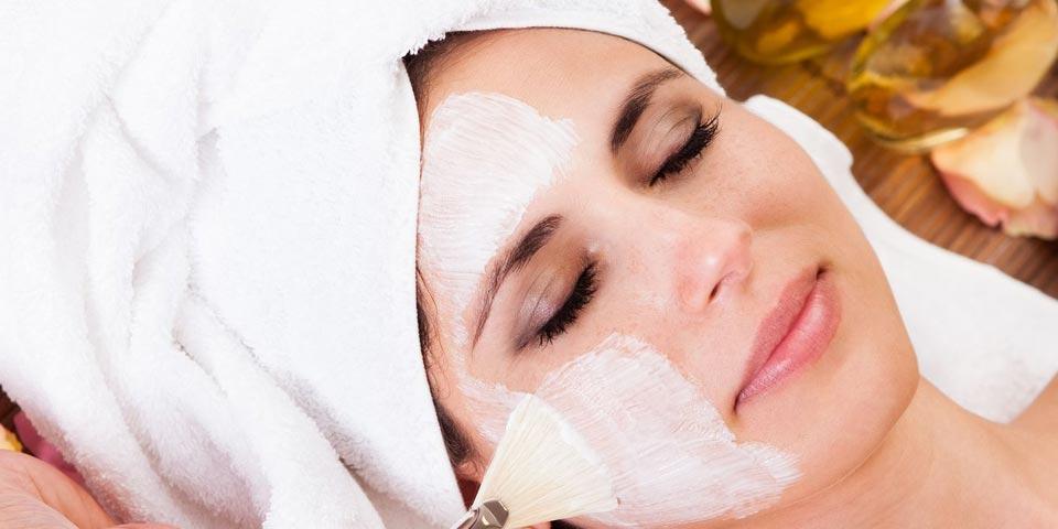 ANDRIA.1 seduta  di  Pulizia Viso  della durata di  45 minuti a soli Euro 9,00 per una persona,  da  Charme.