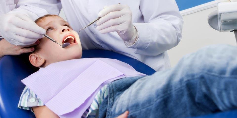 BARI. Visita  Odontoiatrica per  Bambini con fino a 4  sigillature a partire da Euro 19,00, dal Dr.  Nicola  Caporaso.