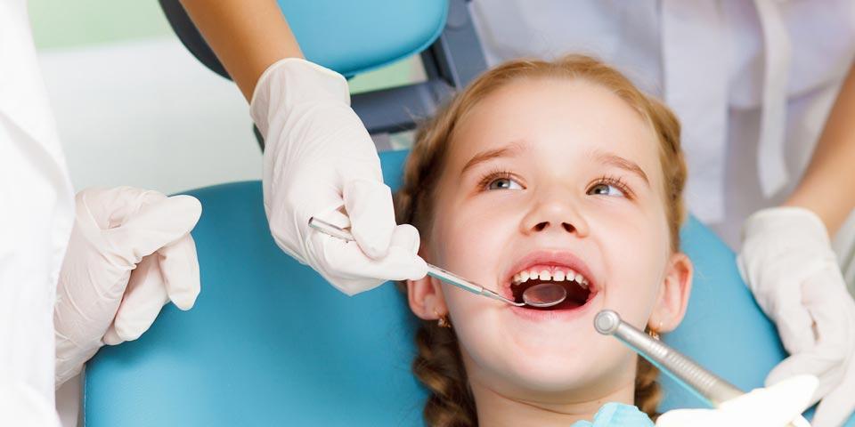 BARI. Visita  Odontoiatrica per  Bambini con fino a 4  sigillature a partire da Euro 19,00, dal Dr.  Nicola  Caporaso.