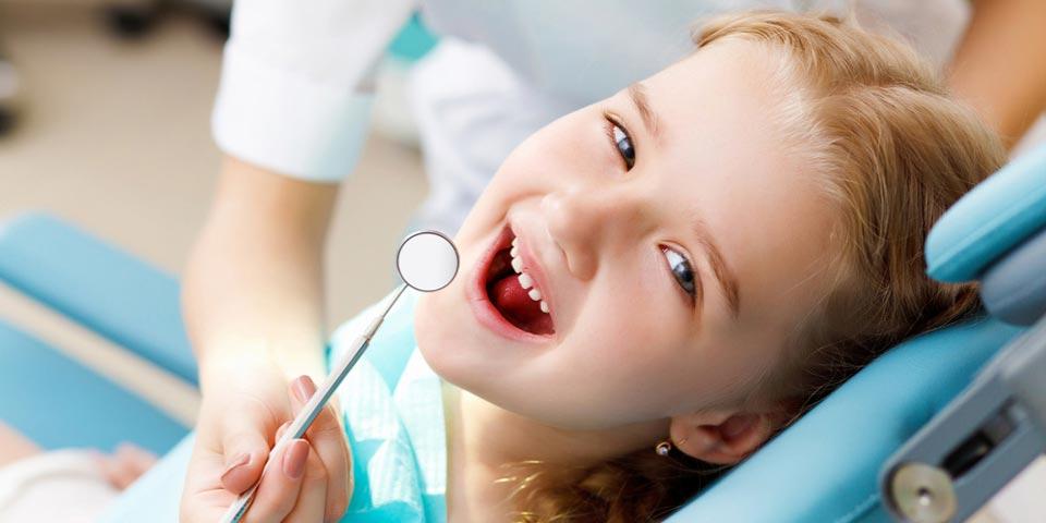 BARI. Visita  Odontoiatrica per  Bambini con fino a 4  sigillature a partire da Euro 19,00, dal Dr.  Nicola  Caporaso.