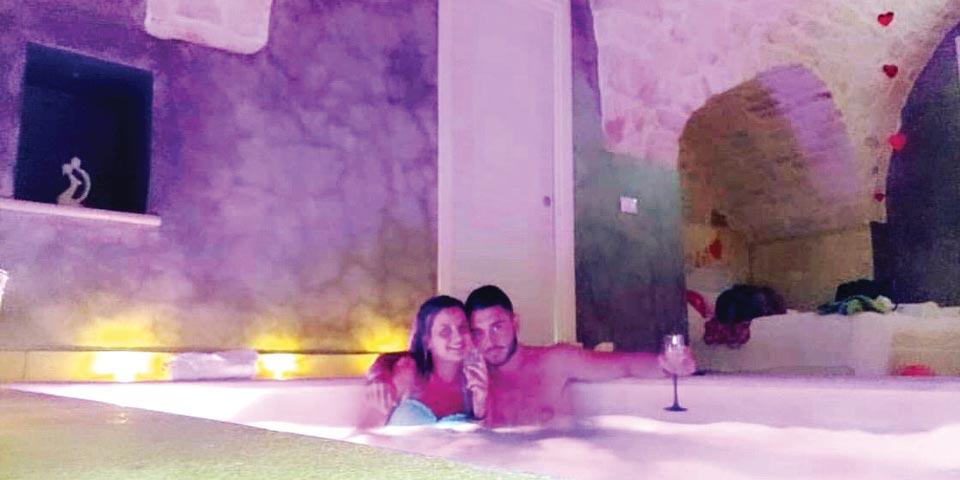 LA MIA SUITE FARINA . 1 Notte  in Suite  con piscina Idromassaggio a partire da &euro;  179,00 a coppia. OSTUNI 