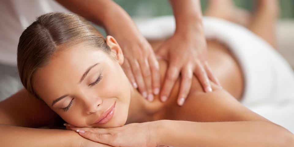 BARLETTA. 1 Massaggio Relax con Scrub corpo e Trattamento viso a soli Euro 24,00 a persona, da Corvasce Beauty.