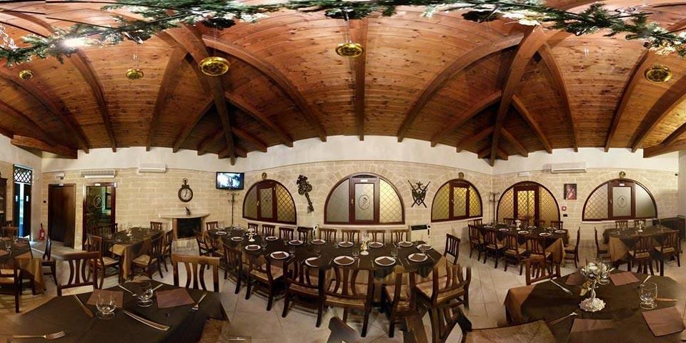 GRAVINA IN PUGLIA. Menù Pizza  valido Sabato e Domenica a cena a soli Euro 19,00 per due persone, da La  Dimora degli Elfi.