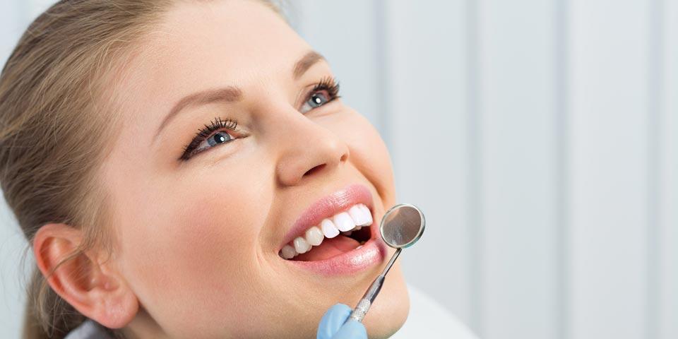 MOLFETTA. Visita Odontoiatrica con Pulizia Denti a soli Euro 24,00 a persona, da Centro  Odontoprotesico.