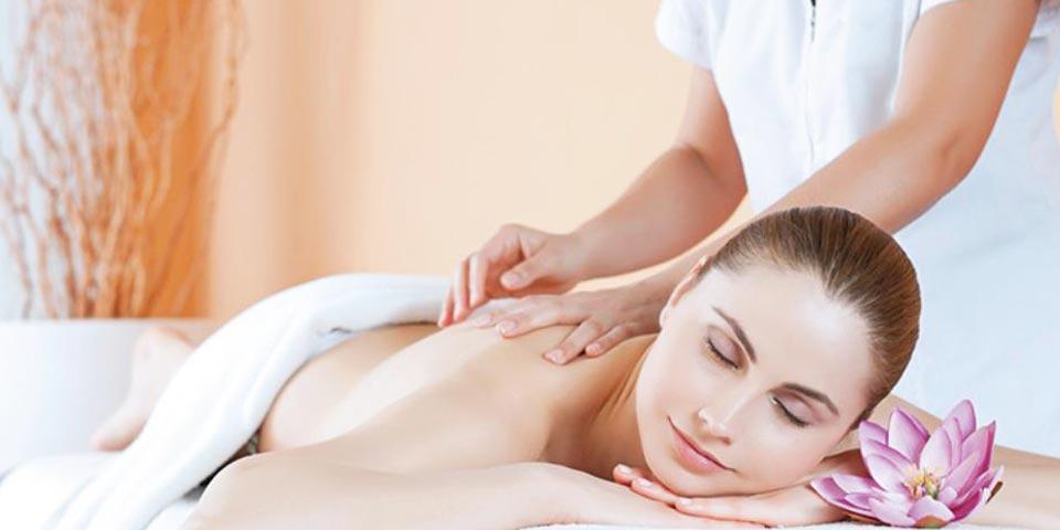 BARI. 1 o 2 Massaggi da 40 Minuti  a Scelta tra Infodrenante , Rassodante e Anti Cellulite  a soli Euro 19,90 a Persona  , da Luxury Spa Bari .