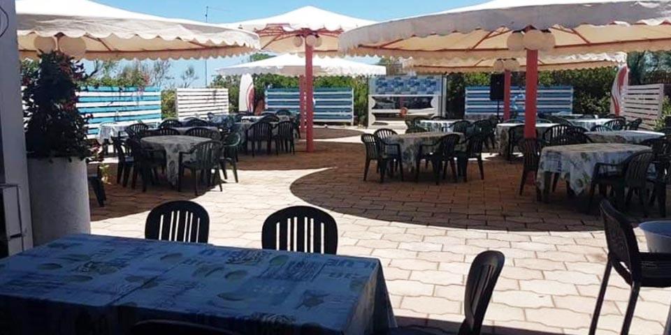 PARCO DEI CIGNI A Margherita DI Savoia , Menù  con 3 ANTIPASTI , PIZZA , GRIGLIATA DI CARNE o FRITTURA DI PESCE e BEVANDE Per 2 Persone  da  € 25.00 . Presso Lido Miami Beach.