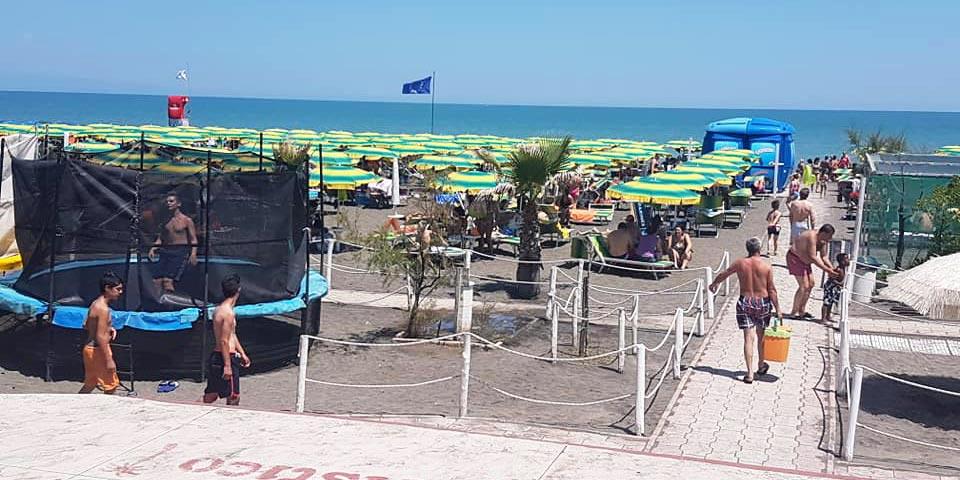 PARCO DEI CIGNI A Margherita DI Savoia , Menù  con 3 ANTIPASTI , PIZZA , GRIGLIATA DI CARNE o FRITTURA DI PESCE e BEVANDE Per 2 Persone  da  € 25.00 . Presso Lido Miami Beach.