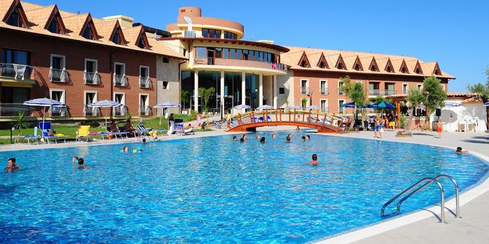 PRENOTA PRIMA 2026  7 Notti in Pensione Completa dal 06 Giugno al 13 Giugno, da Euro 599,00 a camera, Corte dei Greci Resort CARIATI (CS).