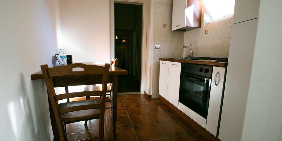 TRANI. 1 Notte in B&b  con Angolo cottura valido tutti i giorni anche nel Week-end  da  Euro 29,90 a coppia, da Beb Le Palme .