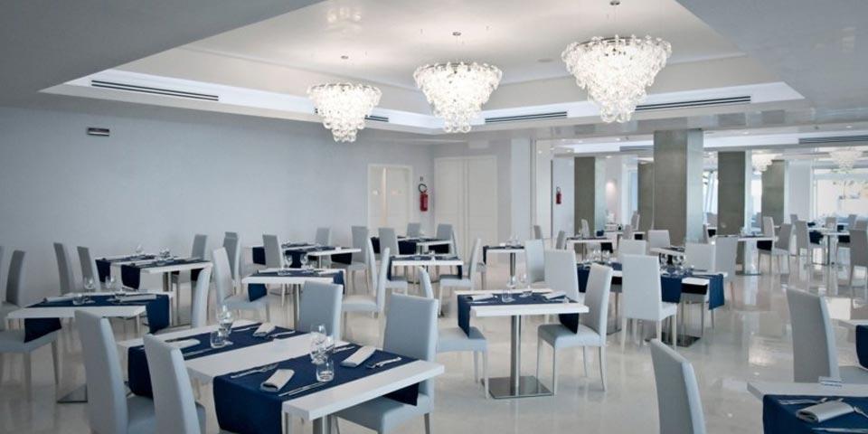 PRENOTA PRIMA ,HOTEL ISOLA DI PAZZE  7 Notti in Mezza Pensione dal 04 al  11 Luglio 2026 da Euro 1100  per due persone con Tessera  Club  inclusa  , da Hotel Isola di Pazze  (LE).