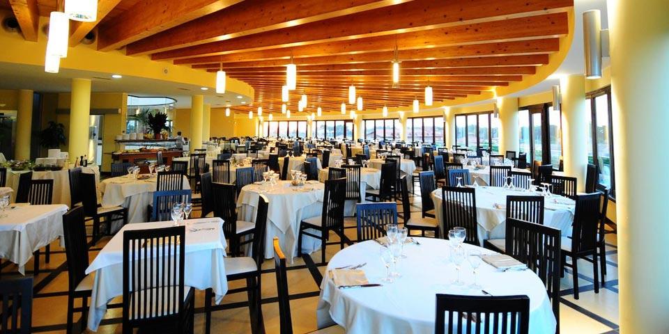 PRENOTA PRIMA 2026,  7 Notti in Pensione Completa dal 04  al 11 Luglio 2026 , da Euro 1100,00 a camera, Corte dei Greci Resort CARIATI (CS).