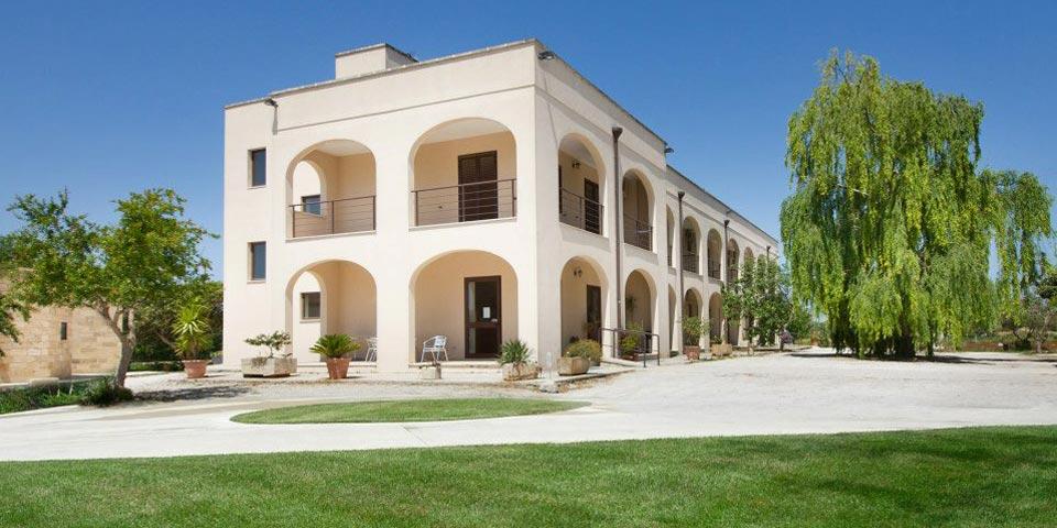 SPECIALE 1 MAGGIO . 3 Giorni e 2 Notti in Pensione completa con pranzo del 1 Maggio , a soli Euro 249,00 a coppia da Hotel Salento.